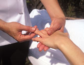 massage finger joint